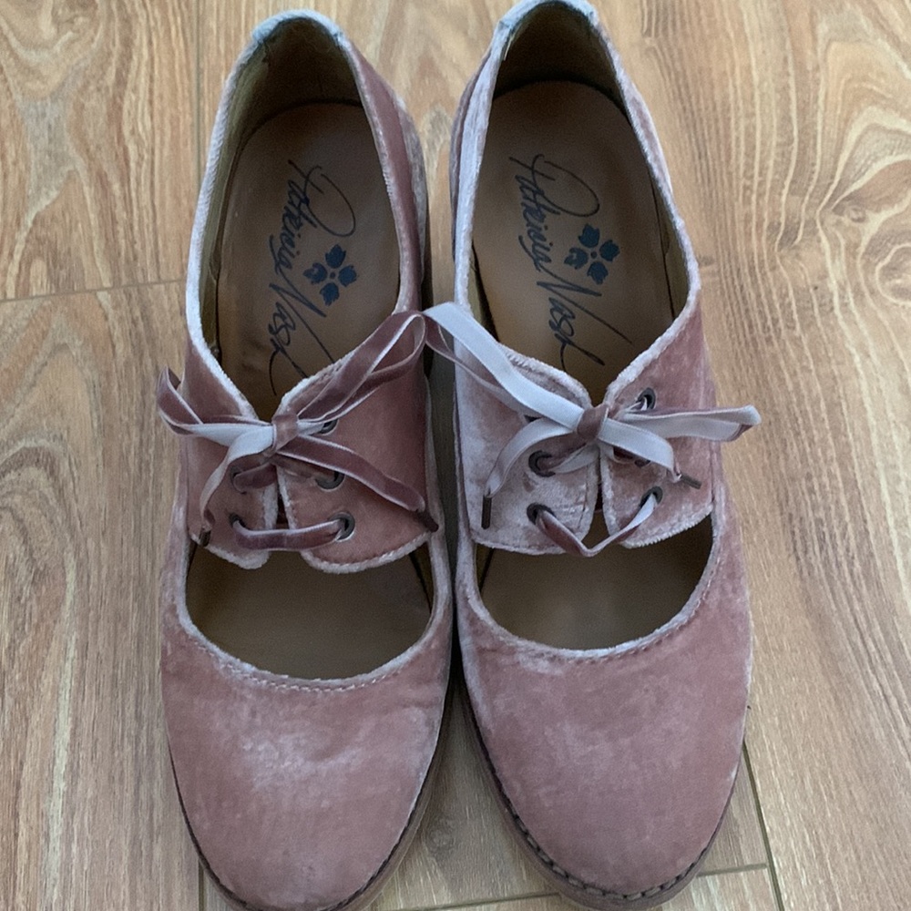 Patricia Nash Velvet Heeled Oxfords